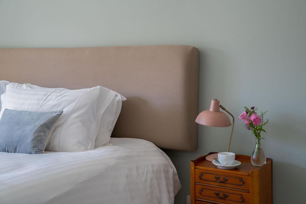 Bistro Lotte Bed & Breakfast Frome Bagian luar foto