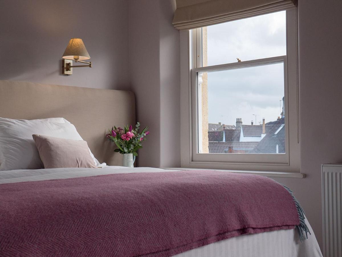 Bistro Lotte Bed & Breakfast Frome Bagian luar foto