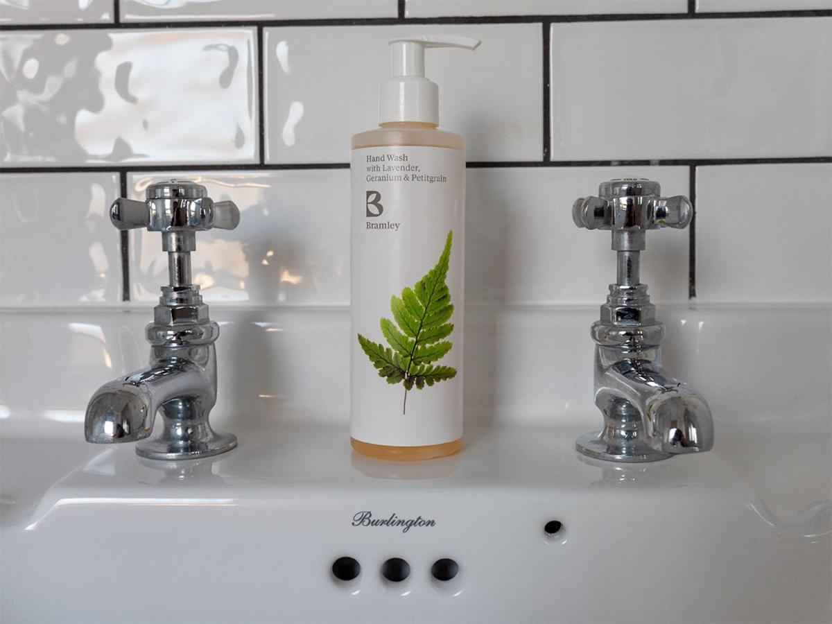 Bistro Lotte Bed & Breakfast Frome Bagian luar foto