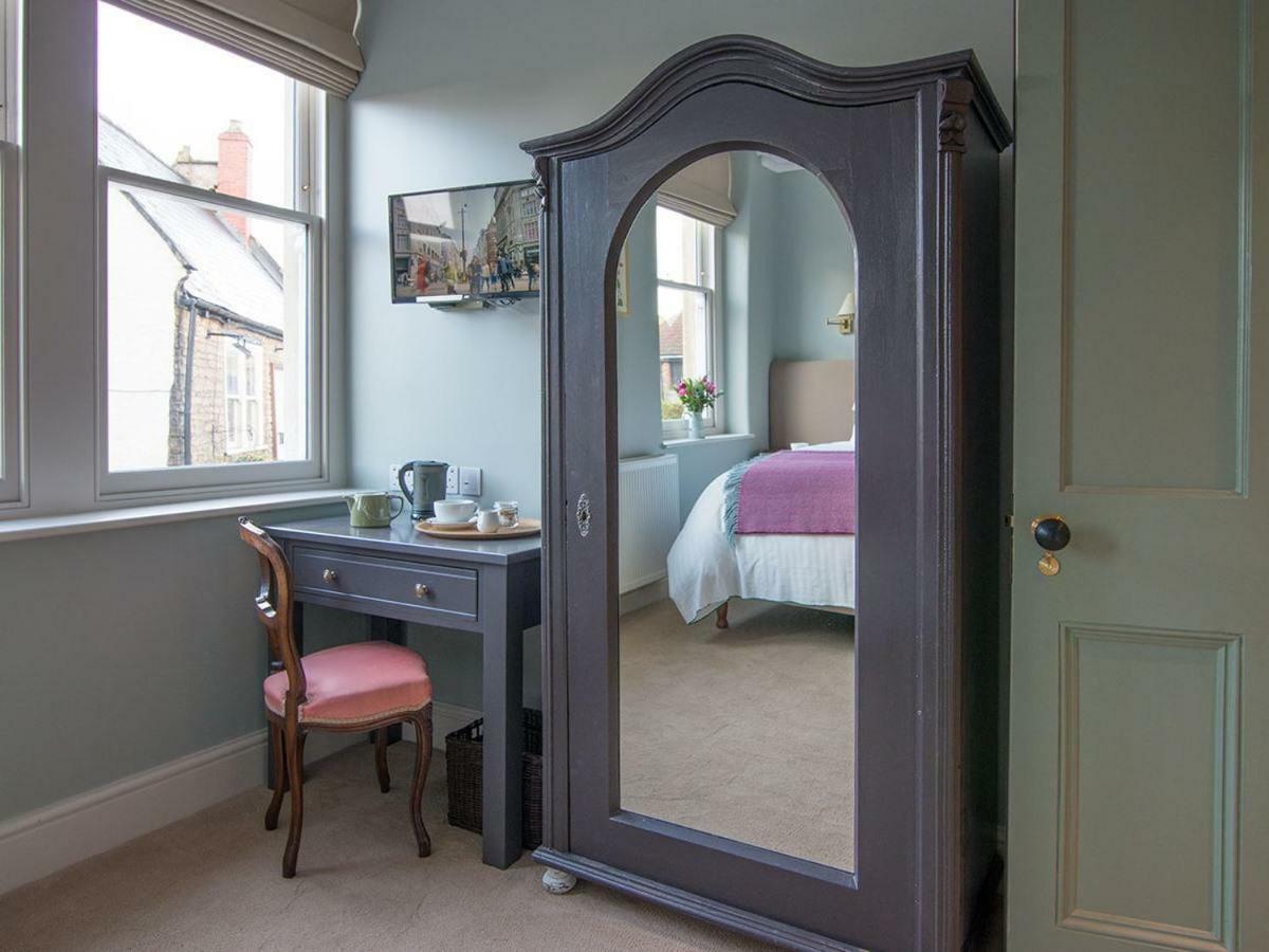 Bistro Lotte Bed & Breakfast Frome Bagian luar foto